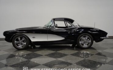 Chevrolet-Corvette-1961-Black-Black-4231-2