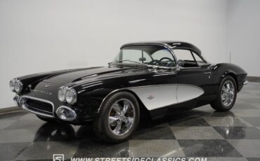 Chevrolet-Corvette-1961-Black-Black-4231-5