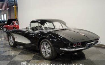 Chevrolet-Corvette-1961-Black-Black-4231-7