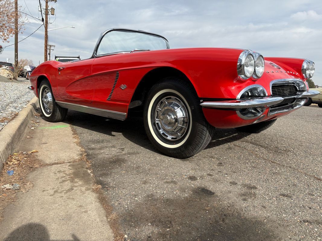 Chevrolet-Corvette-1962-Red-Black-123292-10