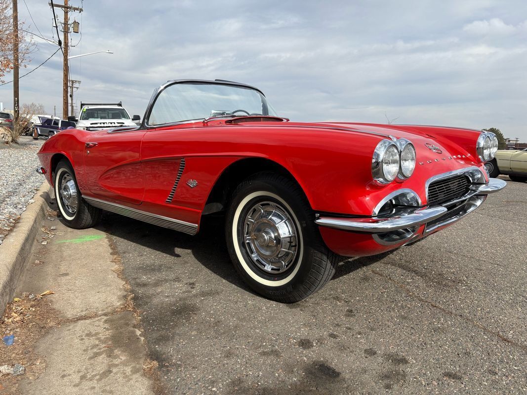 Chevrolet-Corvette-1962-Red-Black-123292-11