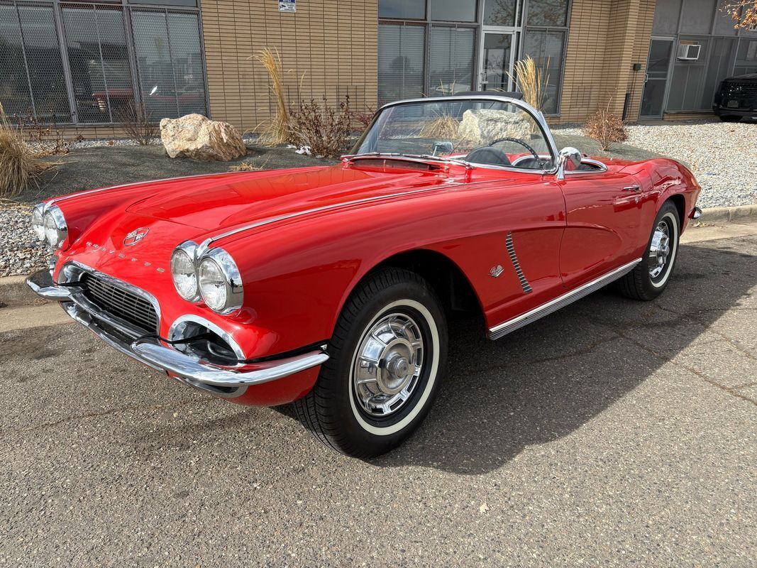 Chevrolet-Corvette-1962-Red-Black-123292-12