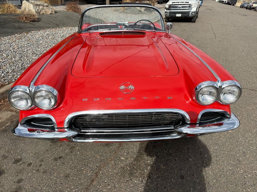 Chevrolet-Corvette-1962-Red-Black-123292-13