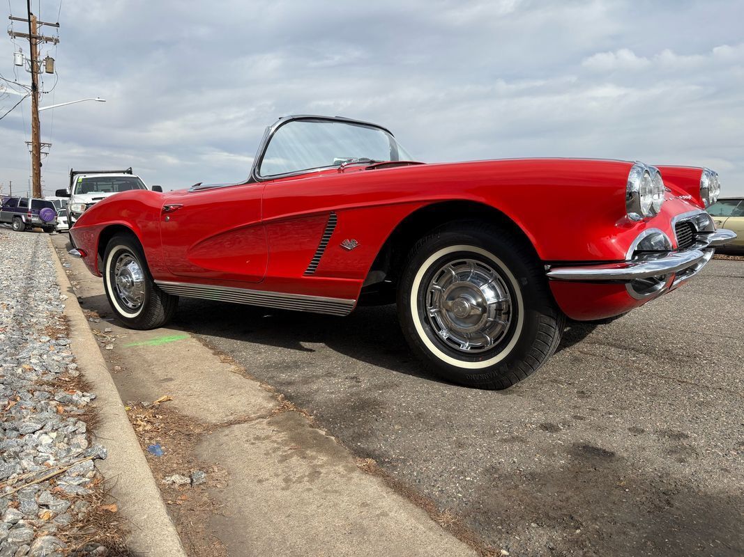 Chevrolet-Corvette-1962-Red-Black-123292-14