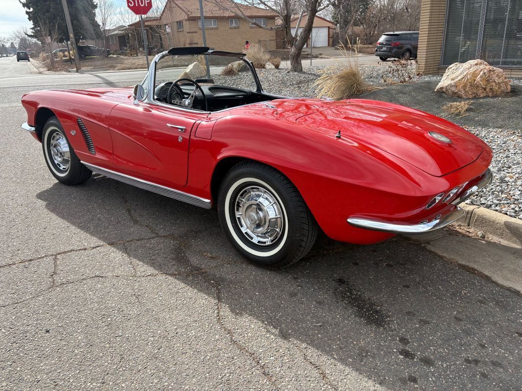 Chevrolet-Corvette-1962-Red-Black-123292-17