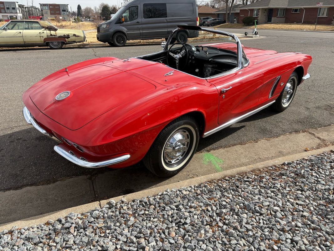 Chevrolet-Corvette-1962-Red-Black-123292-22