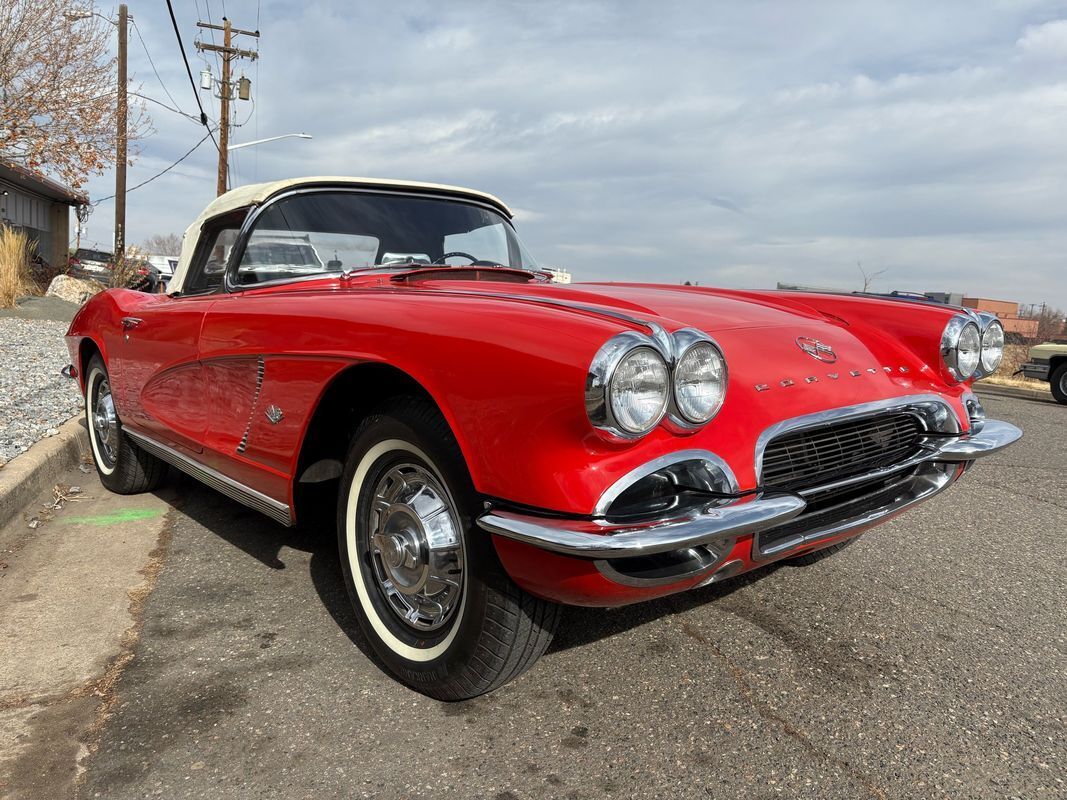 Chevrolet-Corvette-1962-Red-Black-123292-25