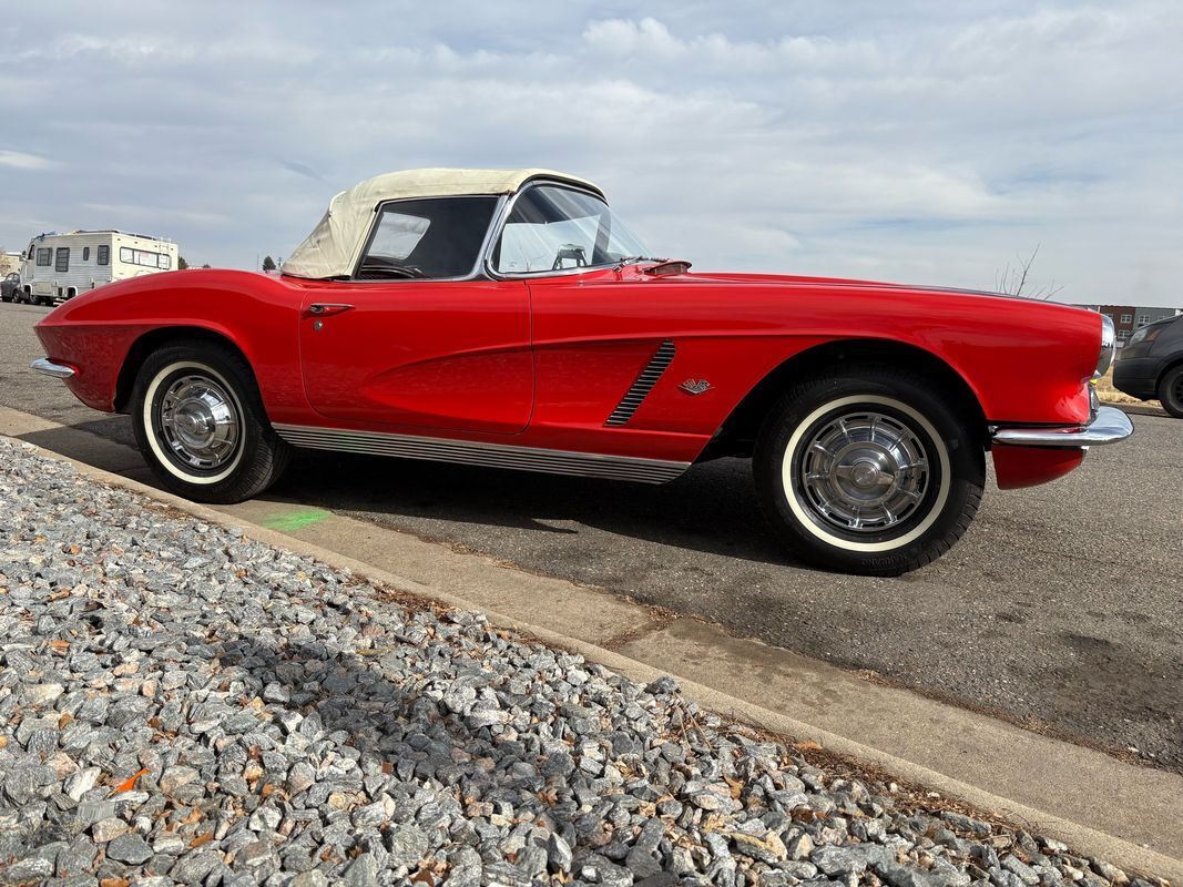 Chevrolet-Corvette-1962-Red-Black-123292-26