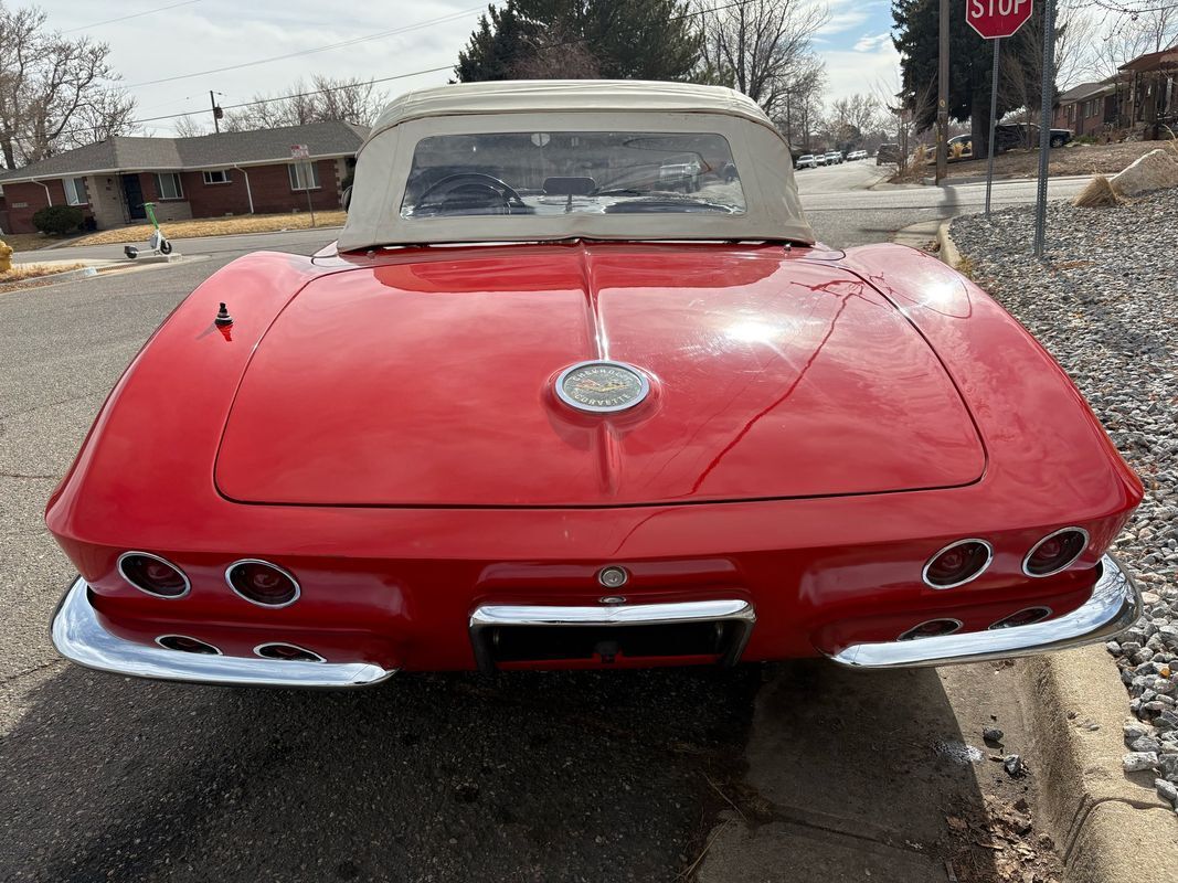 Chevrolet-Corvette-1962-Red-Black-123292-28