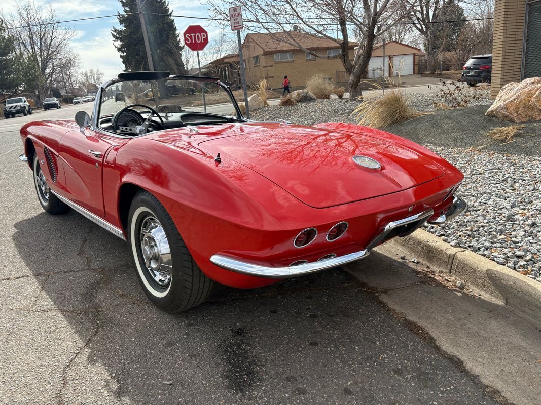 Chevrolet-Corvette-1962-Red-Black-123292-3