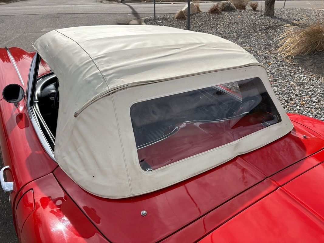 Chevrolet-Corvette-1962-Red-Black-123292-30