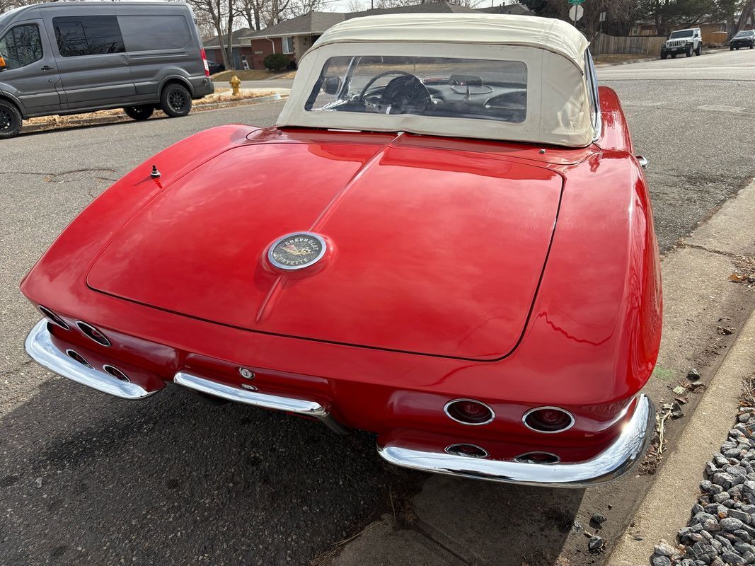 Chevrolet-Corvette-1962-Red-Black-123292-31