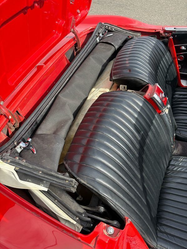 Chevrolet-Corvette-1962-Red-Black-123292-32