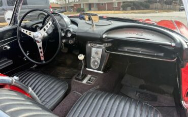 Chevrolet-Corvette-1962-Red-Black-123292-34