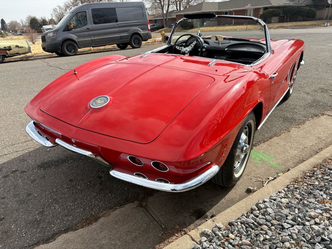 Chevrolet-Corvette-1962-Red-Black-123292-4