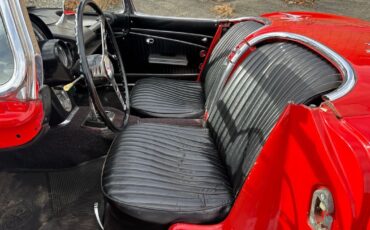 Chevrolet-Corvette-1962-Red-Black-123292-7