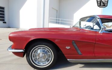 Chevrolet-Corvette-1962-Red-Black-127912-5