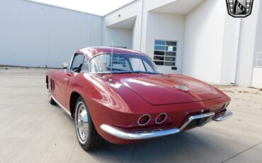 Chevrolet-Corvette-1962-Red-Black-127912-8