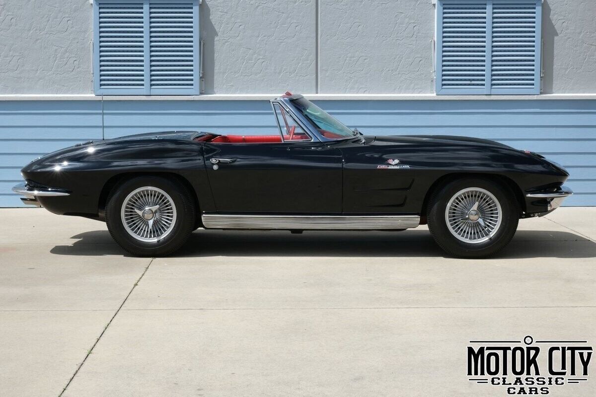 Chevrolet-Corvette-1963-Black-Red-0-1