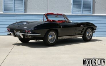 Chevrolet-Corvette-1963-Black-Red-0-2