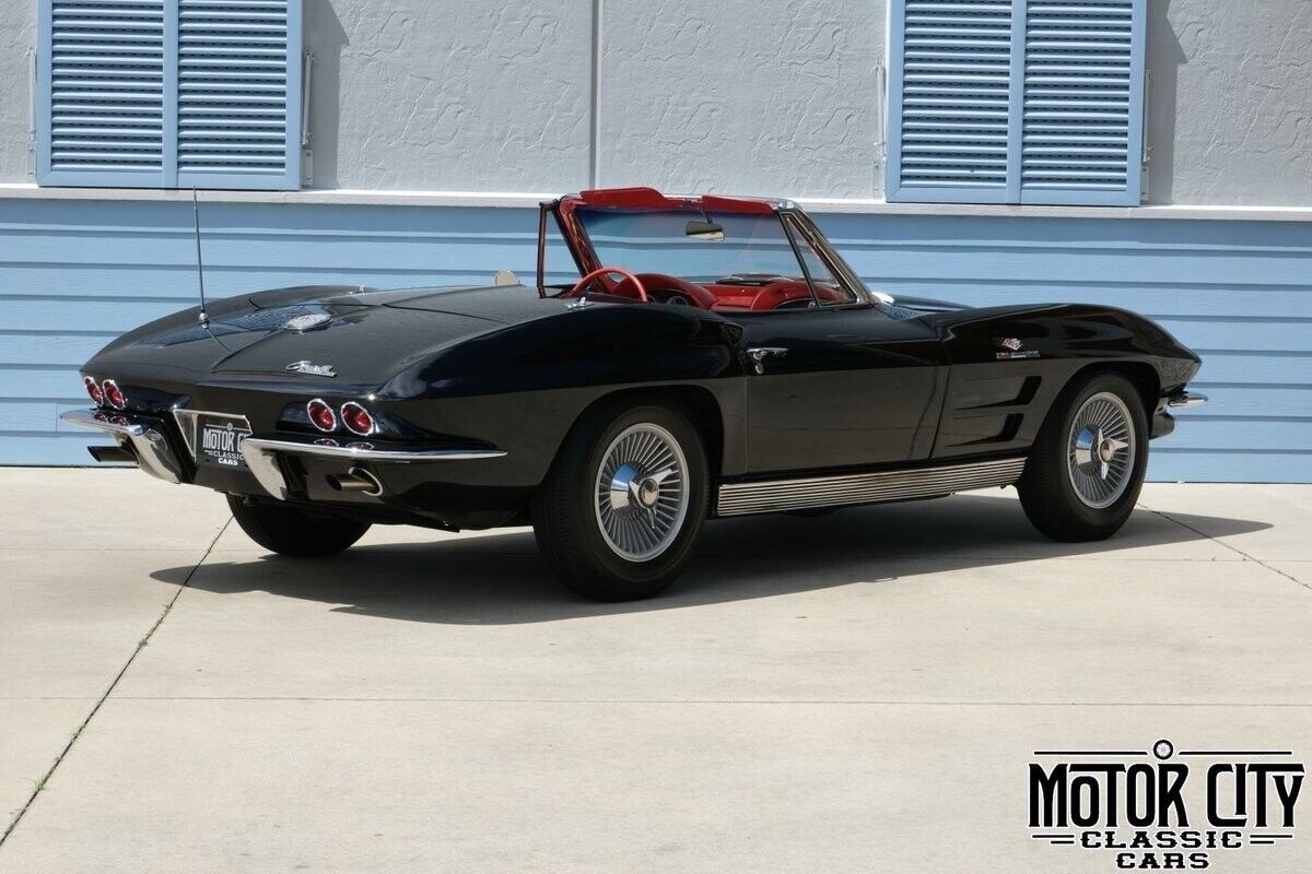 Chevrolet-Corvette-1963-Black-Red-0-2