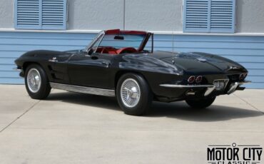 Chevrolet-Corvette-1963-Black-Red-0-4