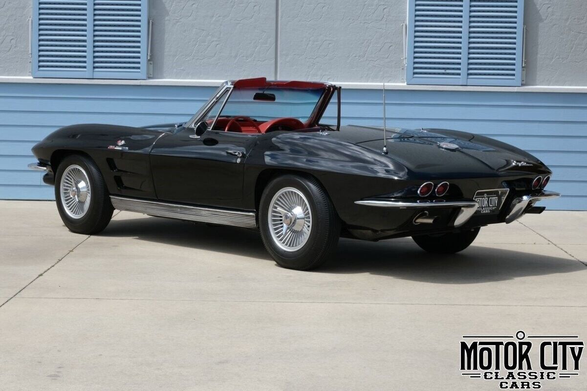 Chevrolet-Corvette-1963-Black-Red-0-4