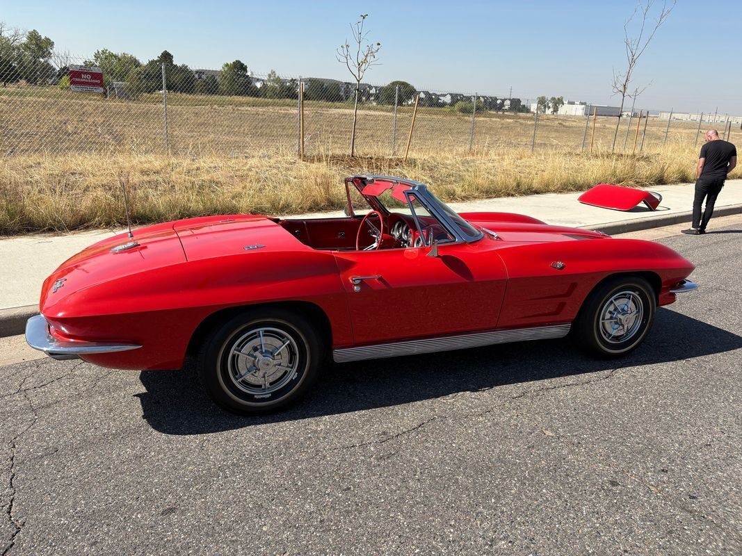 Chevrolet-Corvette-1963-Red-Black-134272-23