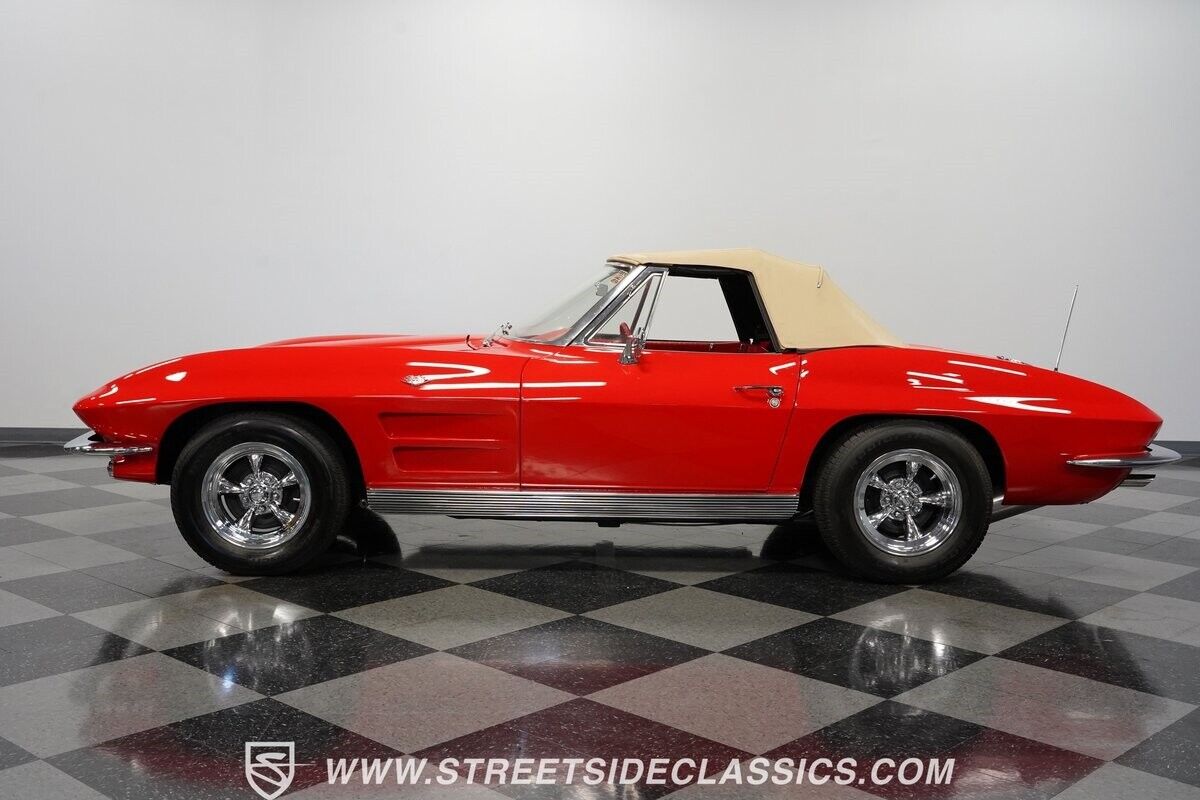 Chevrolet-Corvette-1963-Red-Red-159602-2