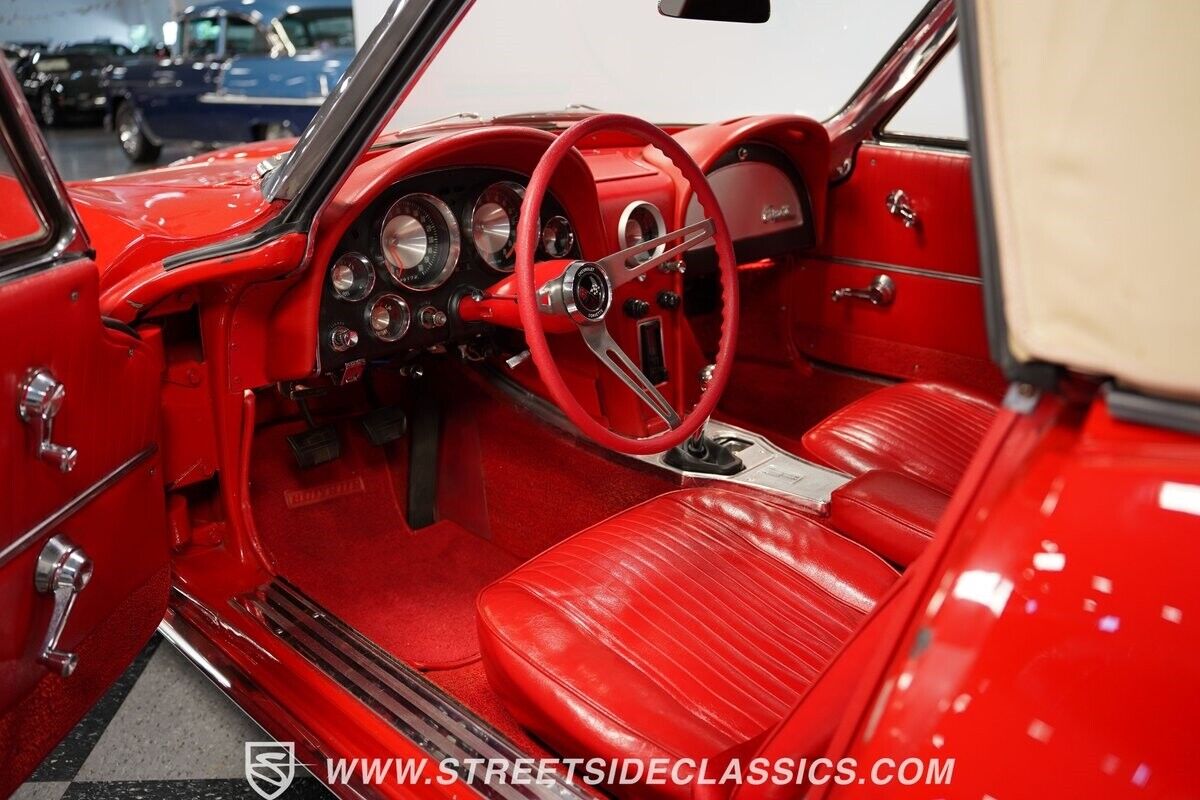 Chevrolet-Corvette-1963-Red-Red-159602-4