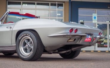 Chevrolet-Corvette-1963-Silver-Red-7952-4