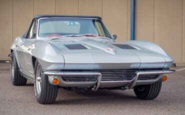 Chevrolet-Corvette-1963-Silver-Red-7952-8