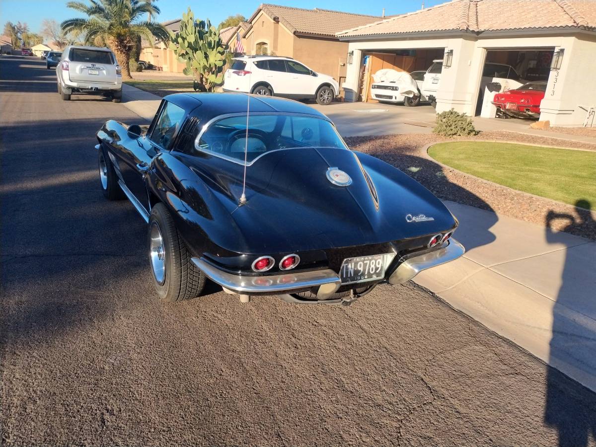 Chevrolet-Corvette-1964-198683-2