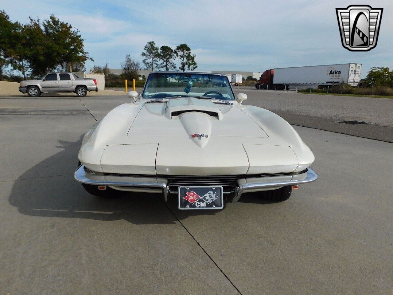 Chevrolet-Corvette-1964-White-Black-15084-3