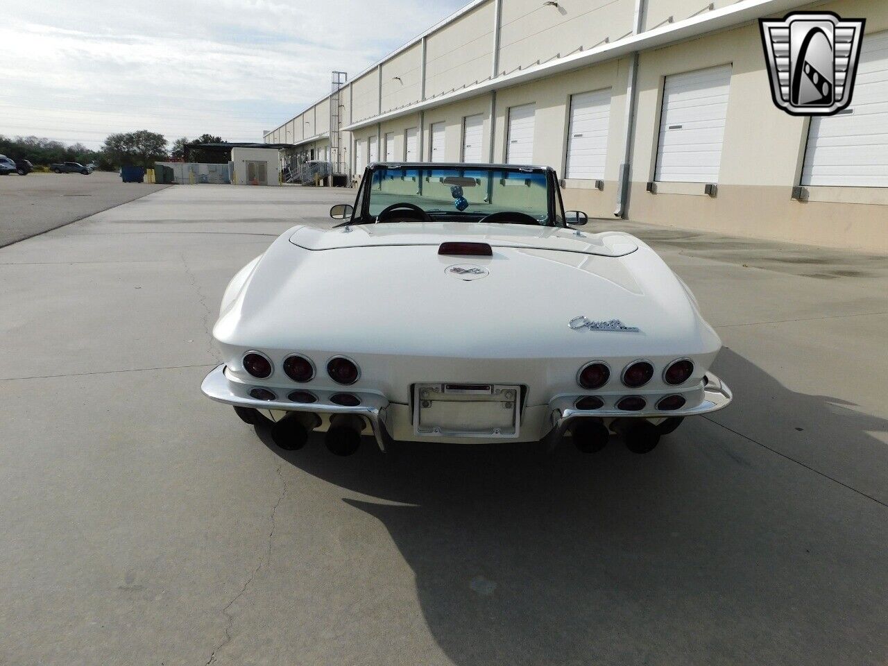 Chevrolet-Corvette-1964-White-Black-15084-5