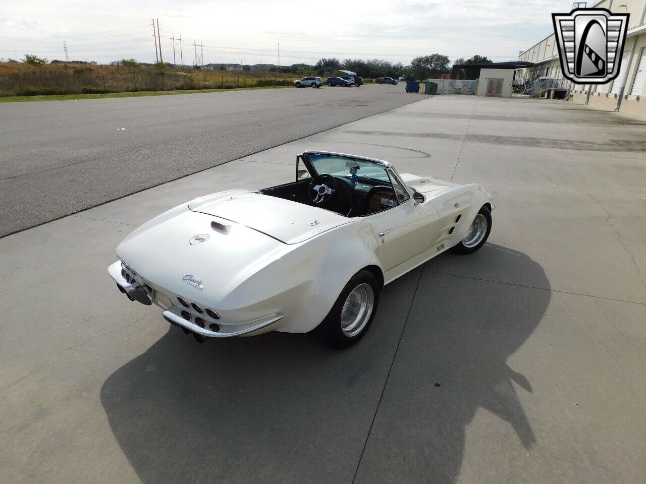 Chevrolet-Corvette-1964-White-Black-15084-9