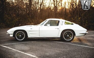 Chevrolet-Corvette-1964-White-Tan-1749-3