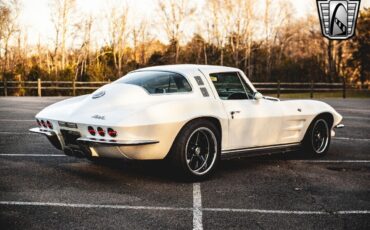 Chevrolet-Corvette-1964-White-Tan-1749-6