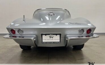 Chevrolet-Corvette-1965-Black-107837-7