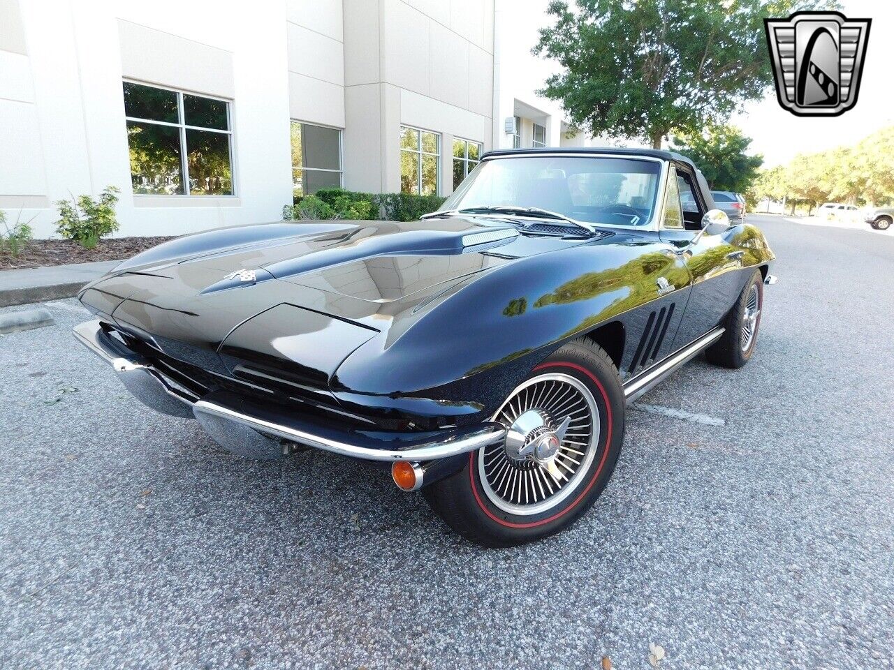 Chevrolet-Corvette-1965-Black-Black-100957-9