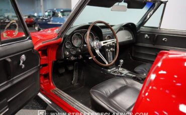 Chevrolet-Corvette-1965-Red-Black-77590-4