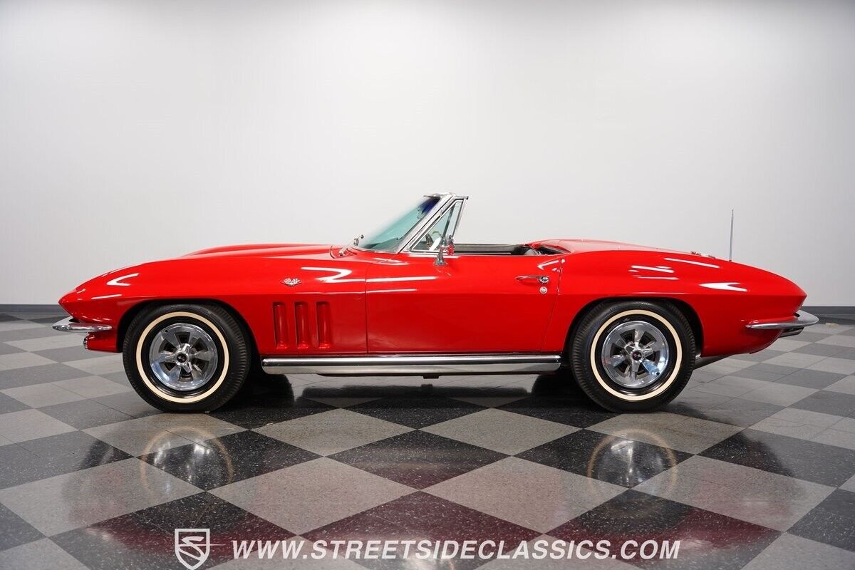 Chevrolet-Corvette-1965-Red-Black-77590-7