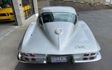 Chevrolet-Corvette-1965-Silver-Black-18516-8