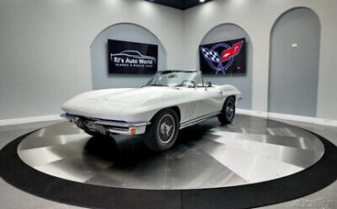 Chevrolet-Corvette-1965-White-Black-48-1