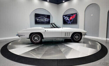 Chevrolet-Corvette-1965-White-Black-48-5