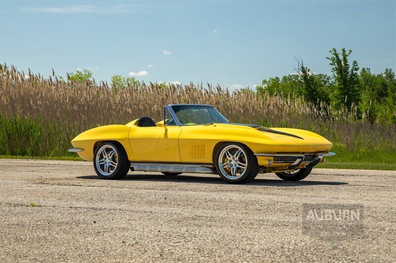 Chevrolet-Corvette-1965-Yellow-Black-7461-10