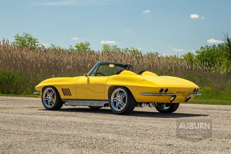 Chevrolet-Corvette-1965-Yellow-Black-7461-11