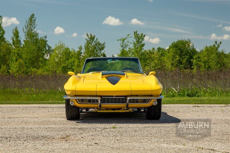 Chevrolet-Corvette-1965-Yellow-Black-7461-13