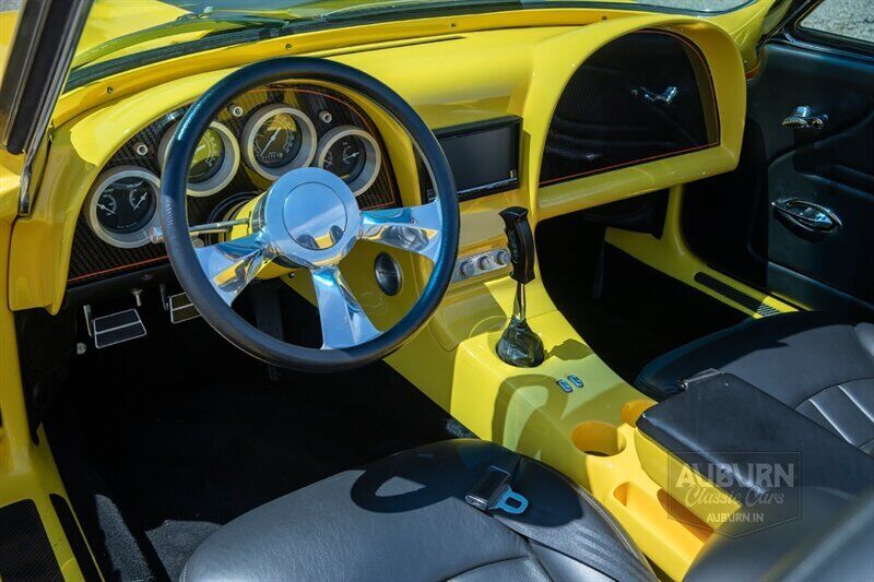 Chevrolet-Corvette-1965-Yellow-Black-7461-15