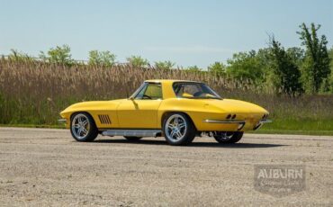 Chevrolet-Corvette-1965-Yellow-Black-7461-2